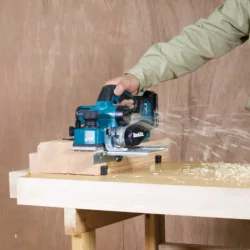 Rabot 18 v li-ion 5 ah 82 mm Makita sans batterie ni chargeur + coffret