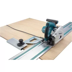 Scie plongeante SP6000J 1300W Ø165 mm + rail (194368-5) offert Makita
