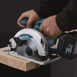 Scie circulaire DSS610Z 18 V Li-Ion 4 Ah Ø165 mm sans batterie Makita
