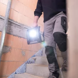 Projecteur de chantier LED Multi Battery + secteur 6050 MH 6200 Lm Brennensthul