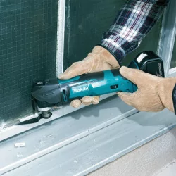 Découpeuse ponceuse 18v seul sans batterie ni chaugeur Makita