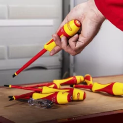 Jeu de 7 tournevis bi-matière isolés 1000V Fente-PH + tournevis testeur